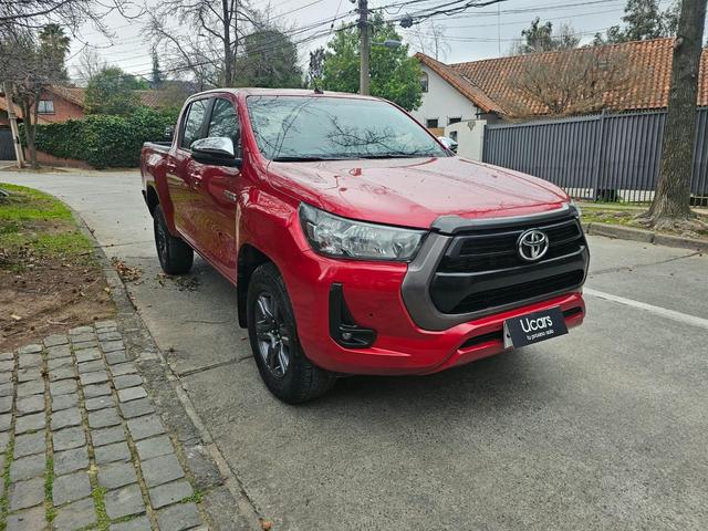 Toyota Hilux — foto 15 de 17